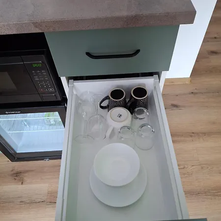 Clar Studio Residence Проживання в сім'ї