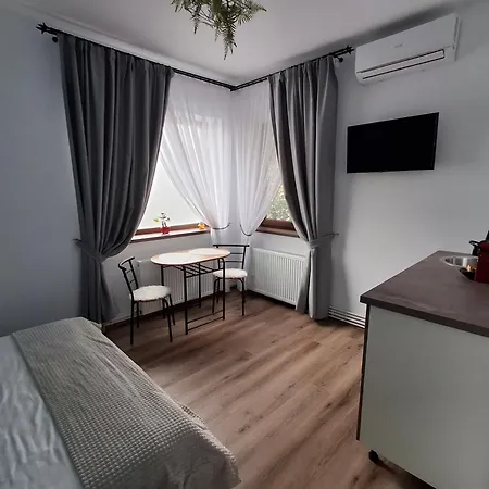 Проживання в сім'ї Clar Studio Residence *