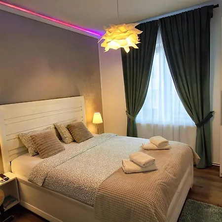 Clar Homestay *
