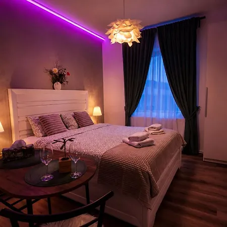 Clar Homestay *